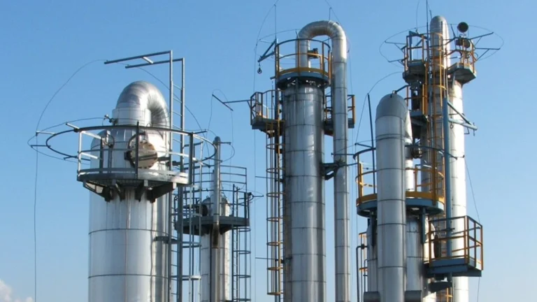 What Is Continuous Rectification in Chemical Engineering?